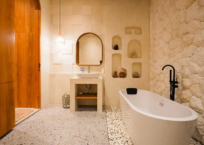 Villa 5br Luxury Mediterranean Style In Kuta