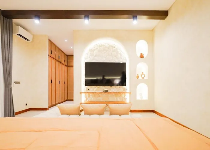 Villa 5br Luxury Mediterranean Style In Kuta