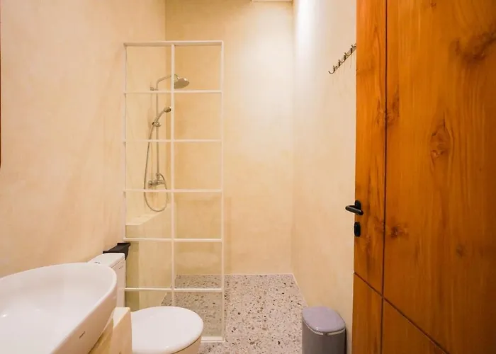 Villa 5br Luxury Mediterranean Style In Kuta *