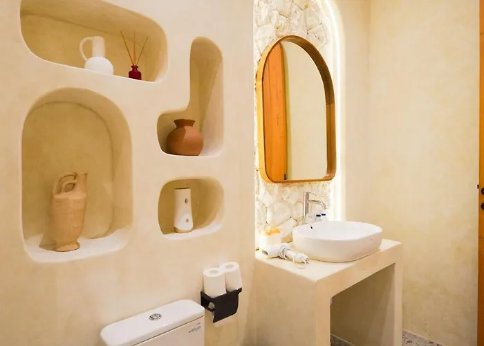 5br Luxury Mediterranean Style In Kuta *