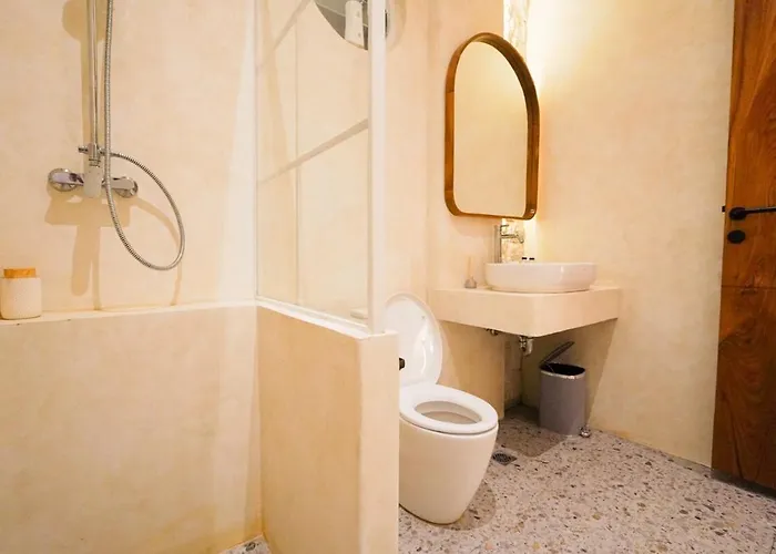 Villa 5br Luxury Mediterranean Style In Kuta