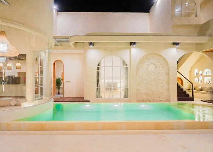 5br Luxury Mediterranean Style In Kuta